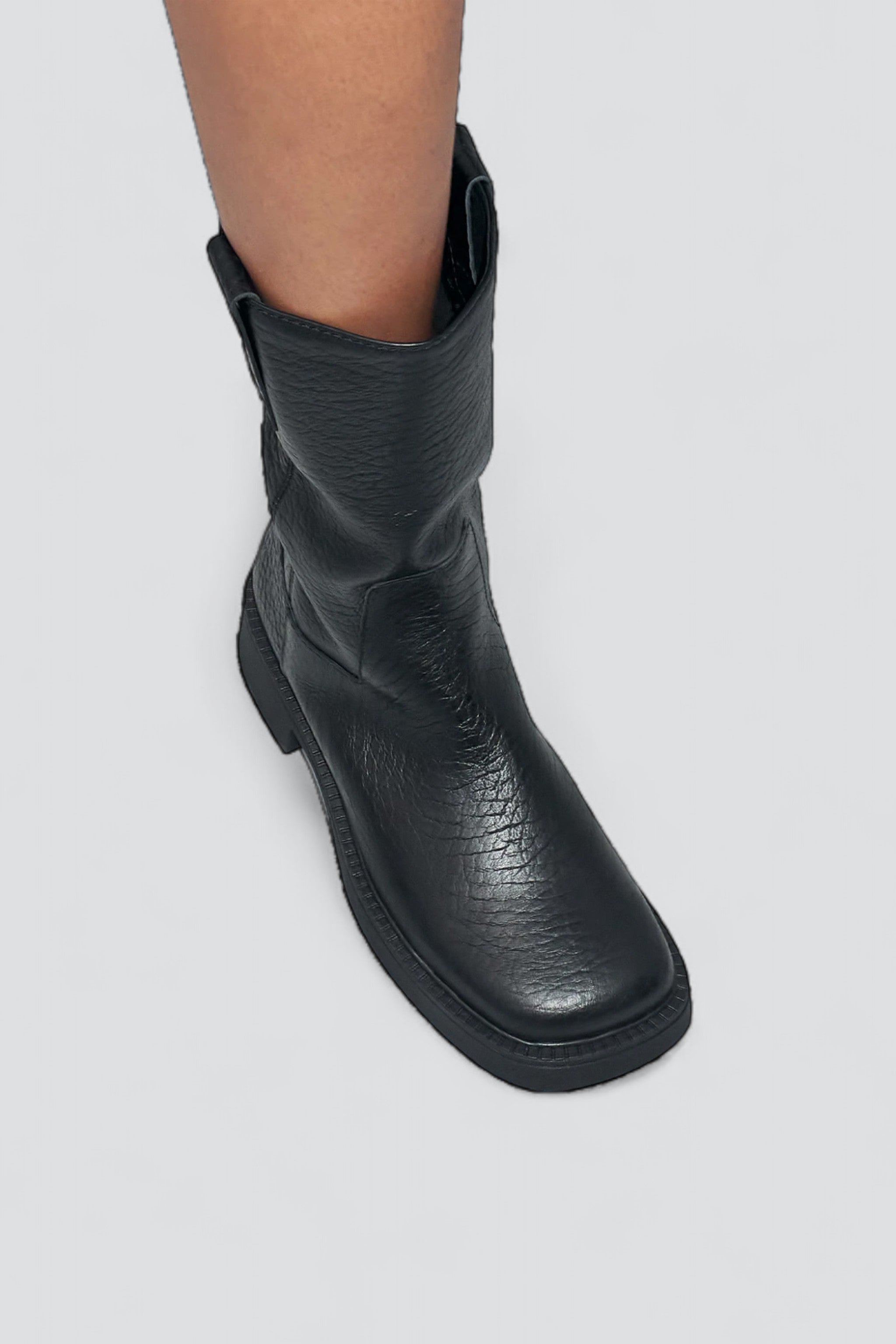 Black Aron Boot