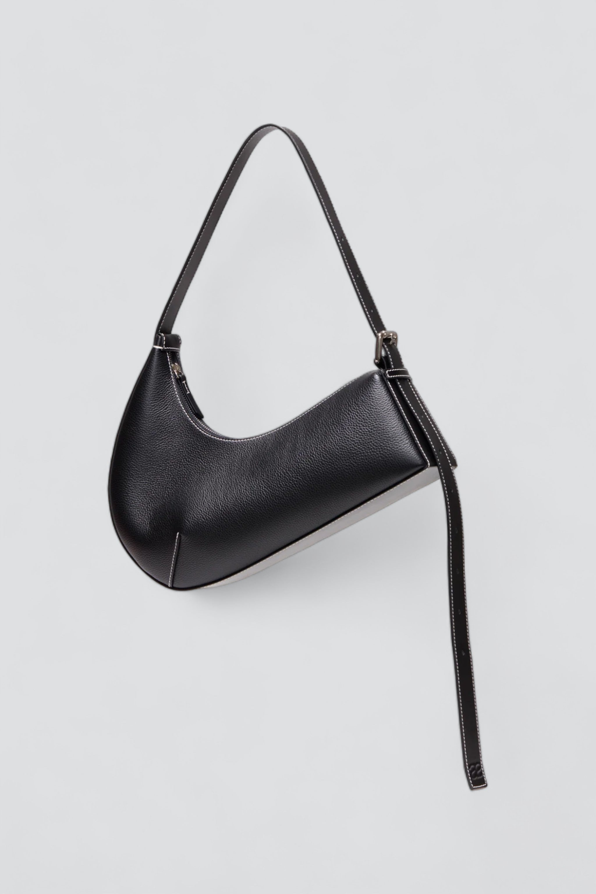 Black Grained Gondol Purse