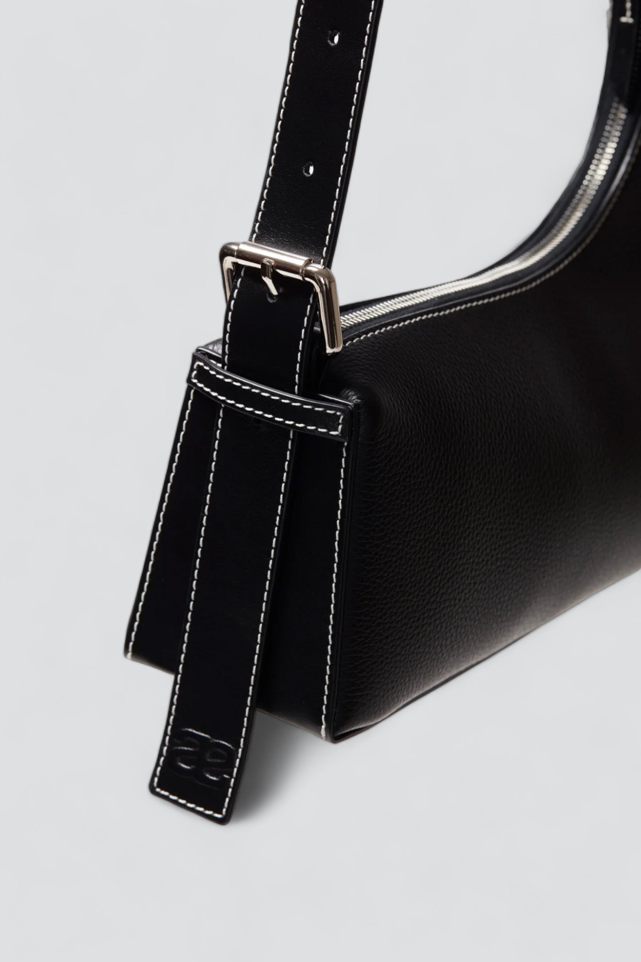 Black Grained Gondol Purse