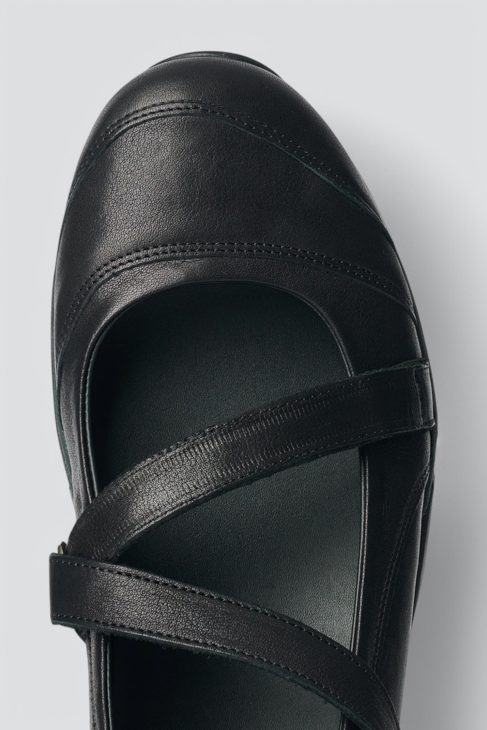 Black Swan Leather Sweetheart Dress Shoe