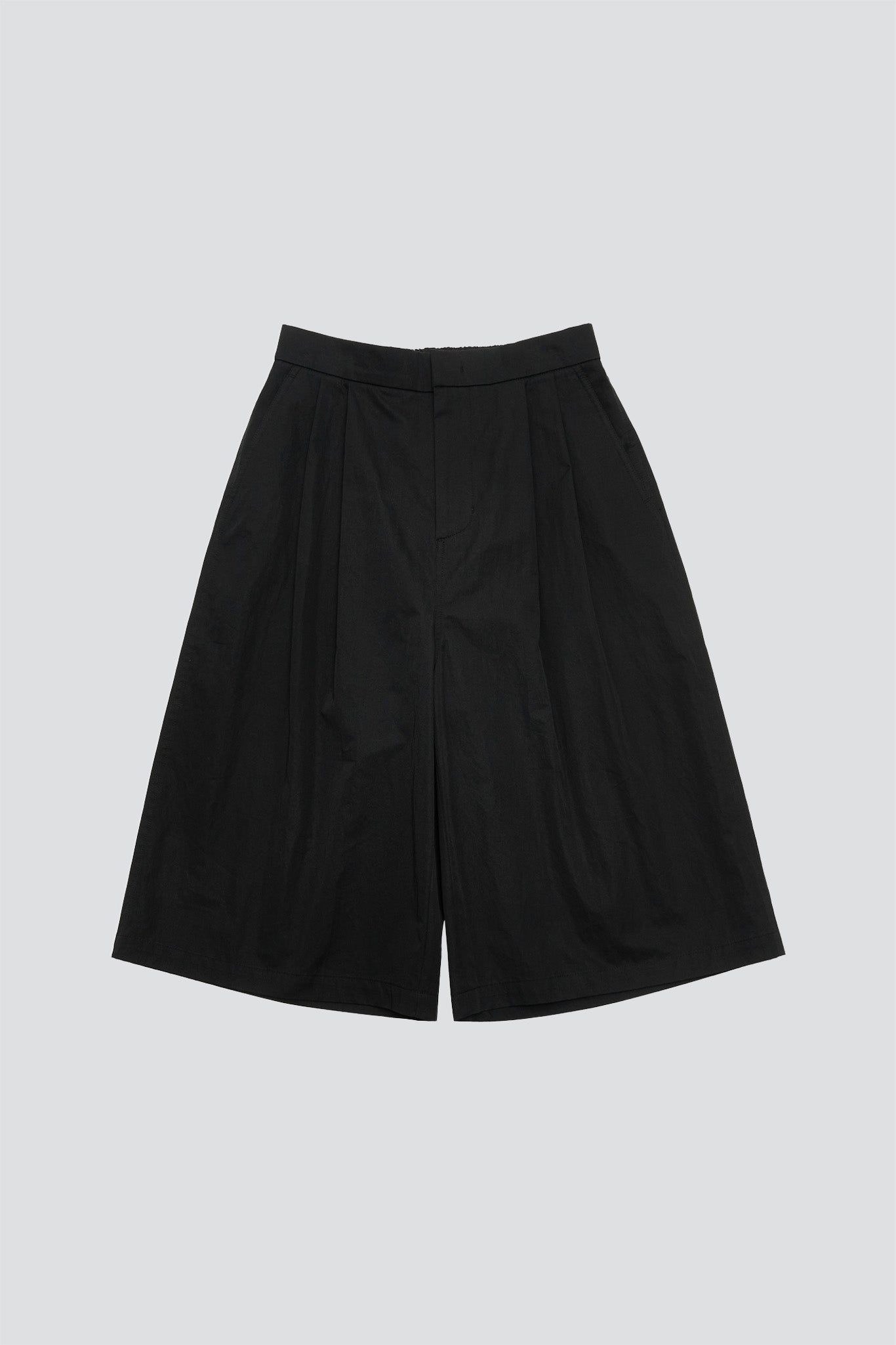 Black Two Tuck Wide Short