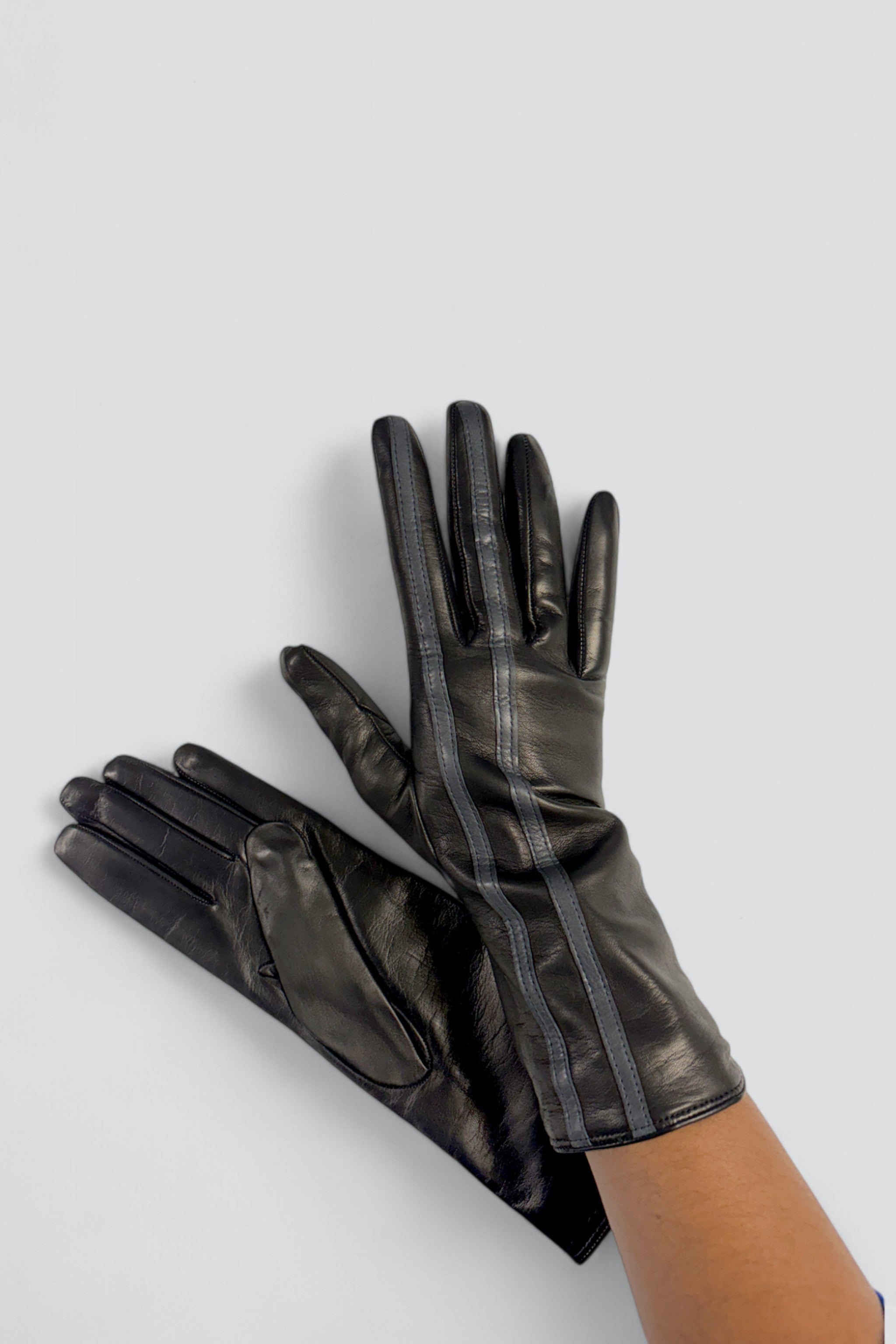 Black Short Racing Gloves