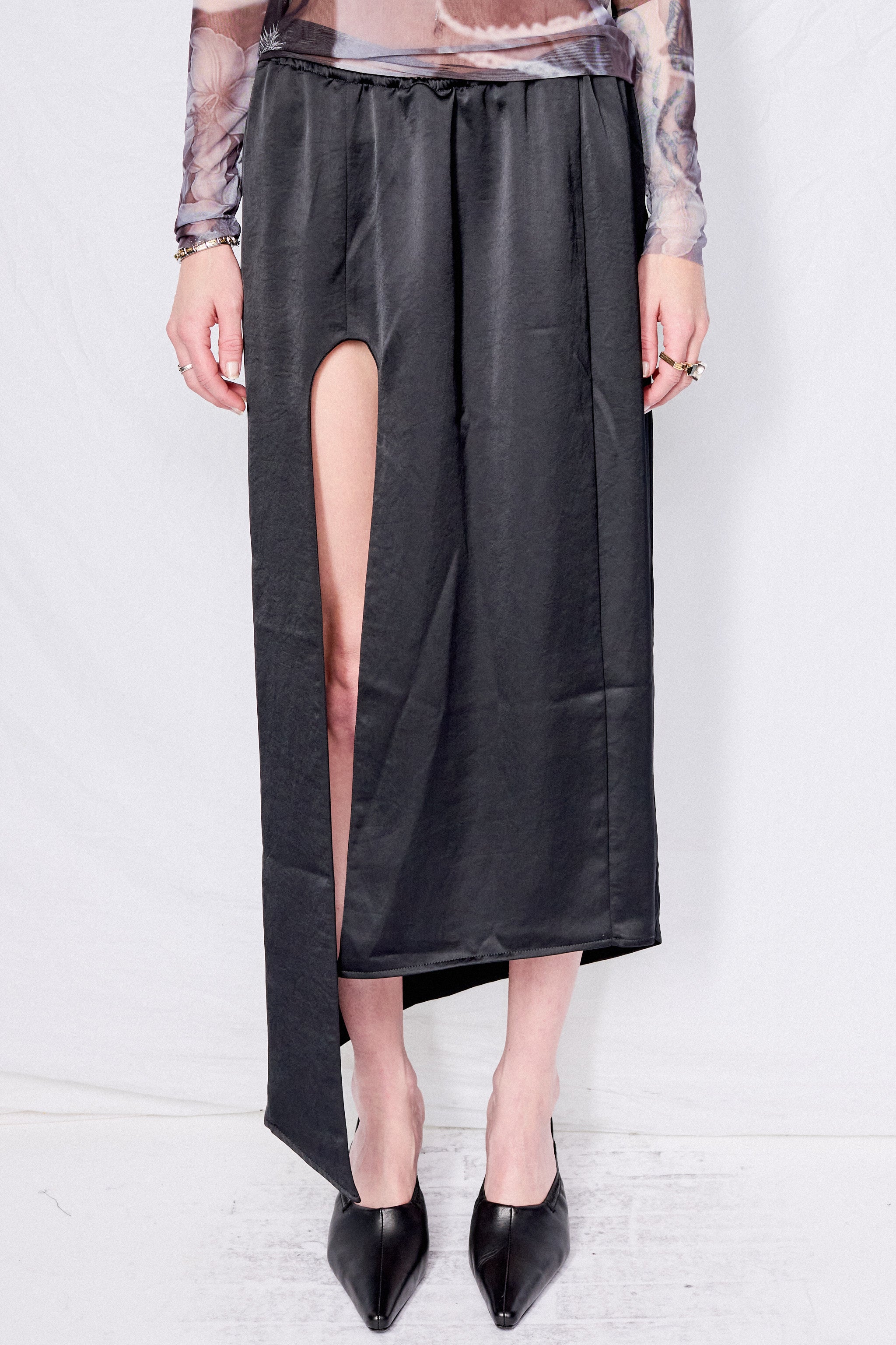 Onyx Oval Slit Skirt