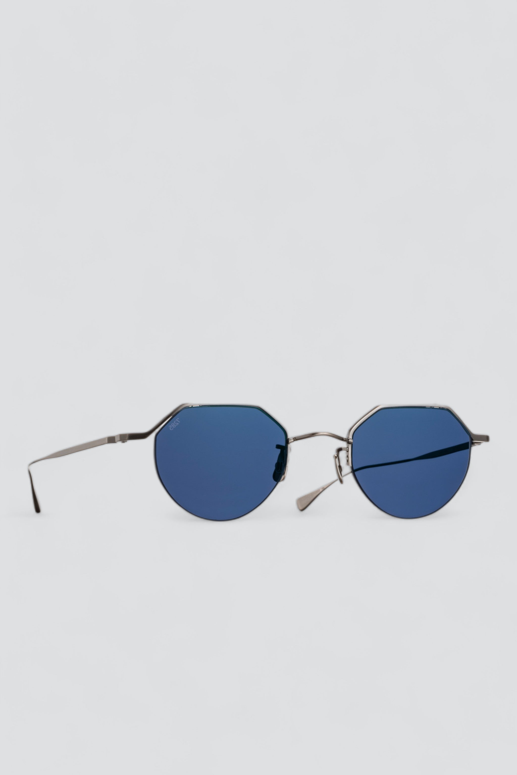 Blue Metal 185 Sunglasses - Eyevan7285 – Assembly New York